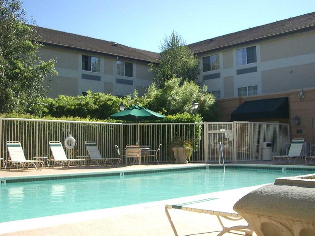 Extended Stay America Suites - Pleasanton - Chabot Dr Экстерьер фото